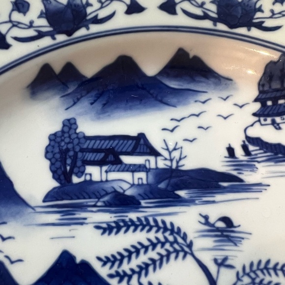 BOMBAY Made in China Pair of Heavy Porcelain Plates/Charges/Platters Blue&White - Picture 9 of 9